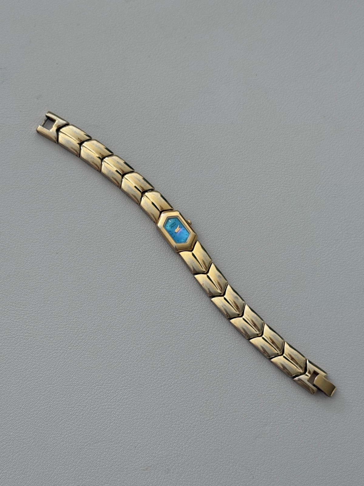 Vintage Citizen Elegance Ladies Quartz Watch Blue MOP Dial 13mm 2200-229681