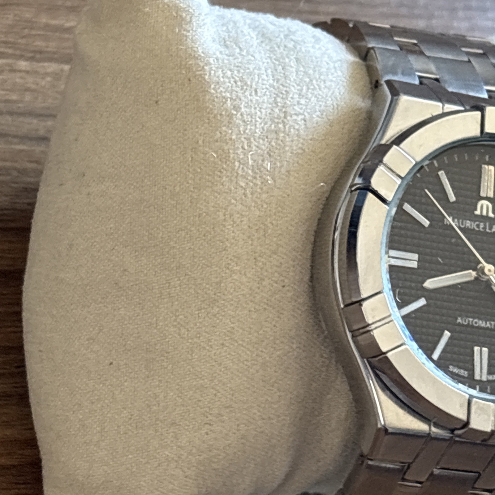 MAURICE LACROIX Aikon Automatic AI6008 42mm Black Dial Steel