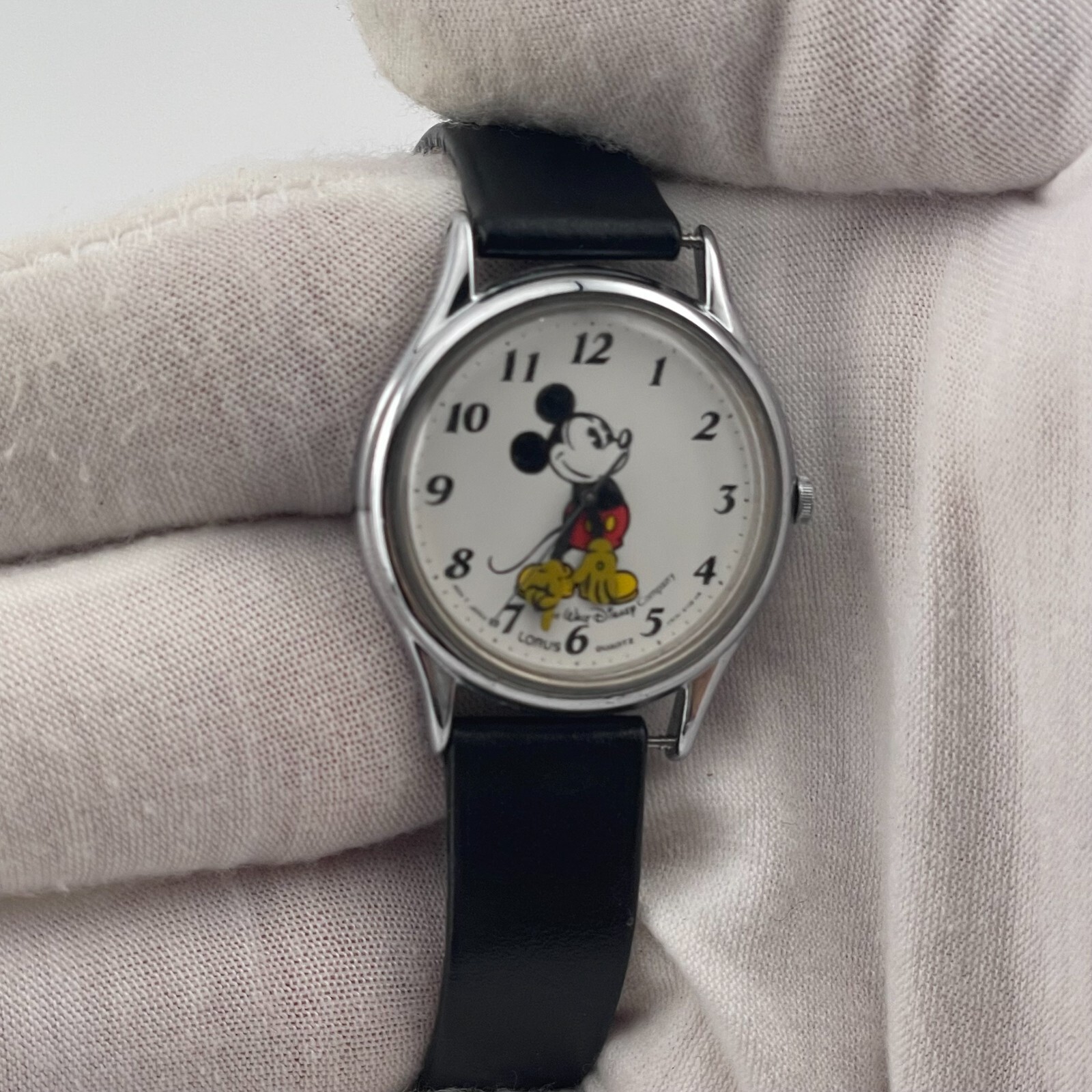 Lorus Mickey Mouse Watch Womens 30mm Case V515-6000 Quartz Analog Three Hands