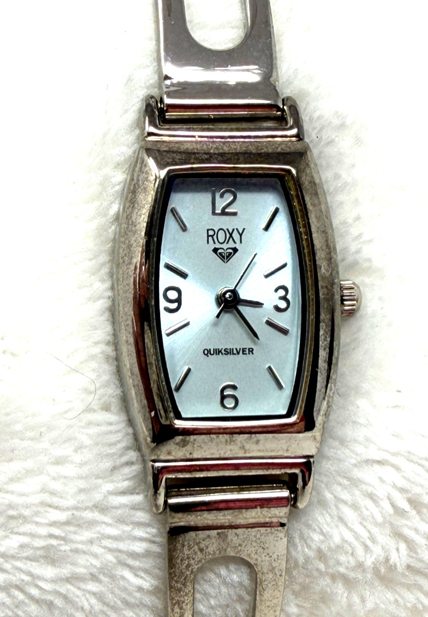 Women Wristwatch Roxy Quiksilver #RX1900 Silver Tone 5.5″ Bracelet Quartz 17mm