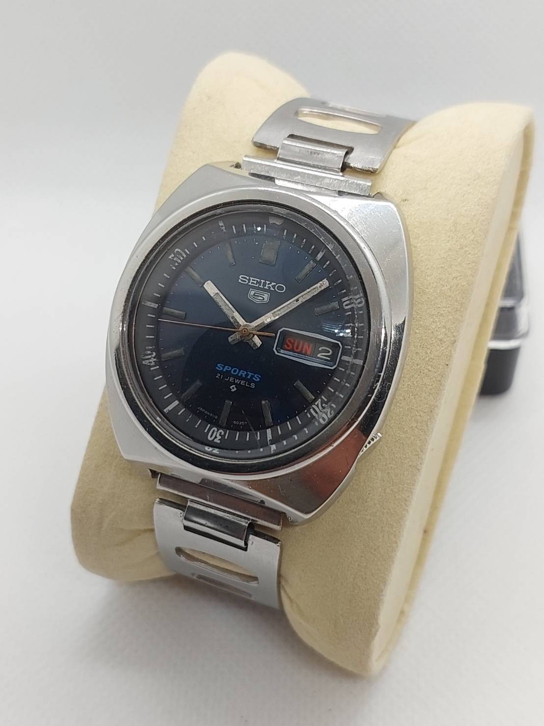 Vintage Seiko 5 Sports 6119 Automatic Blue Dial – Inner Bezel Non-Rotating.