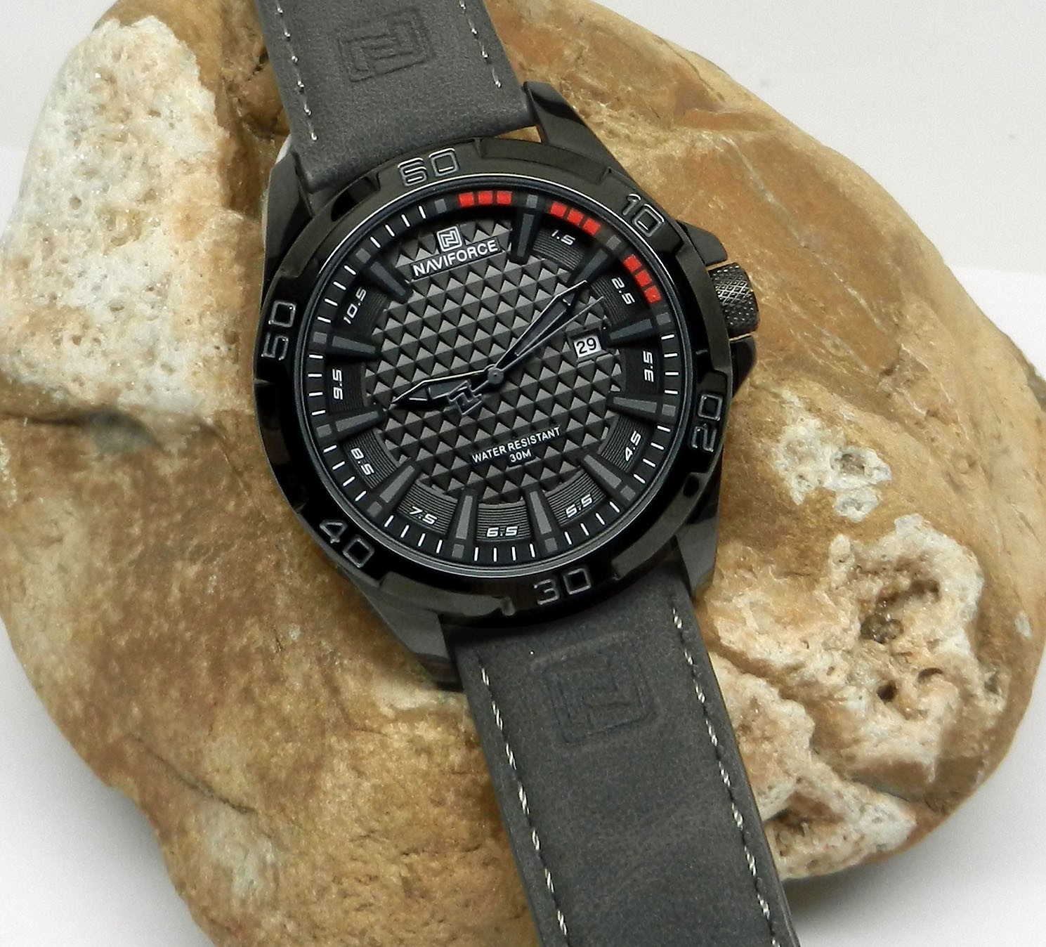 Men’s 45mm Navi Force Textured 3D Pyramid Black Date Dial 30 Meter Sport Watch