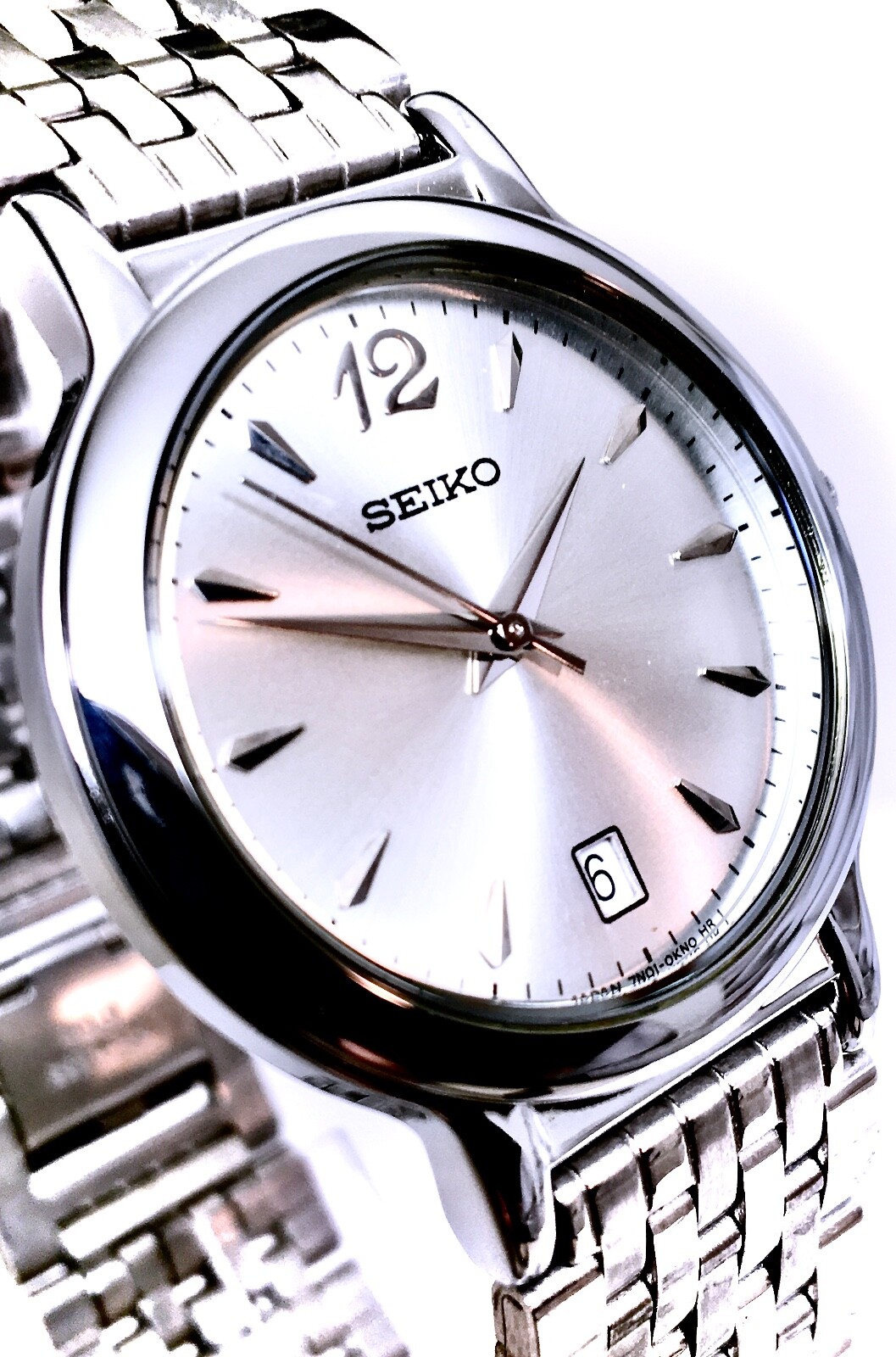 VINTAGE SEIKO QUARTZ SFWV31P1 MID SIZE STAINLESS STEEL SLVER DIAL .
