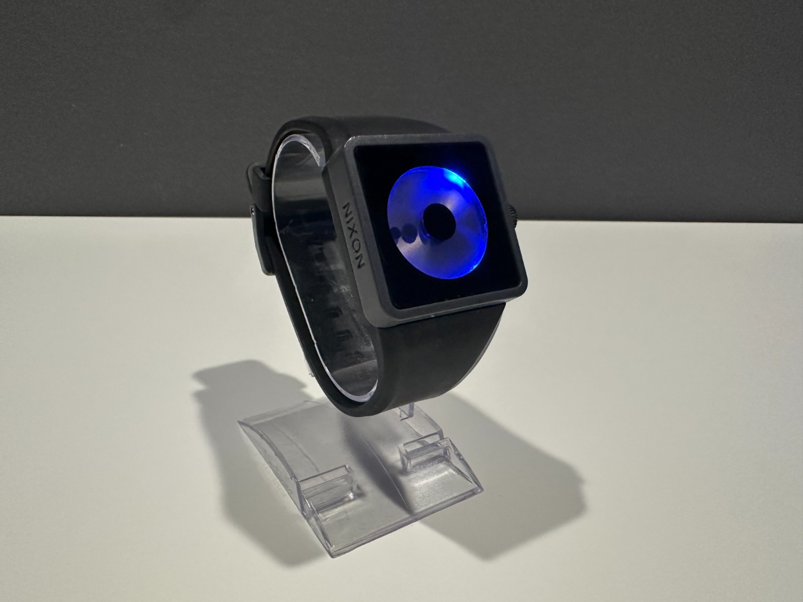 Nixon The Newton “Float On” Black Watch – Blue LED – Minimalist – A116