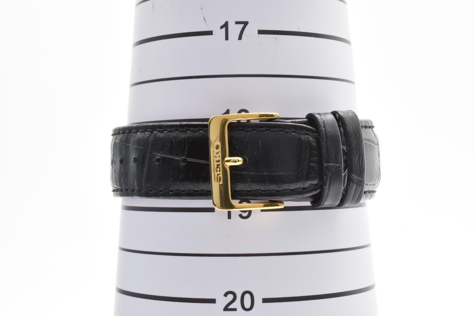 [NEAR MINT] SEIKO Essentials Tank Men’s Silver Dial 4N30-00G0 Quartz Japan
