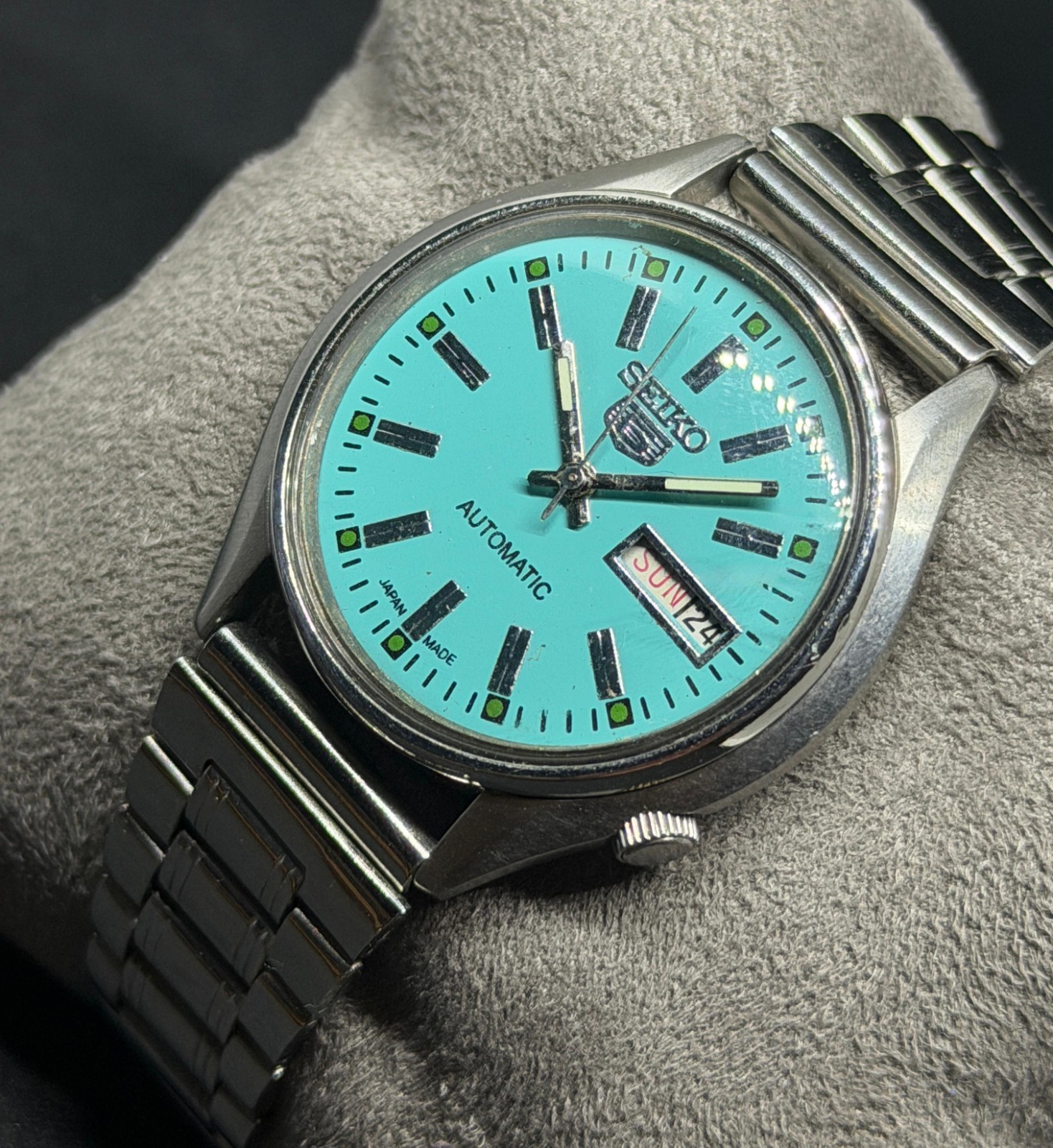 Vintage Seiko 5 Automatic Day/Date Japanese Men’s Wrist Watch