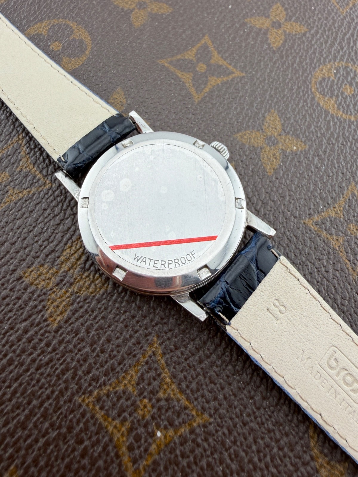 Omega Geneva Caliber 601 Stainless Steel Case Rare Dial Tapestry Swiss Made