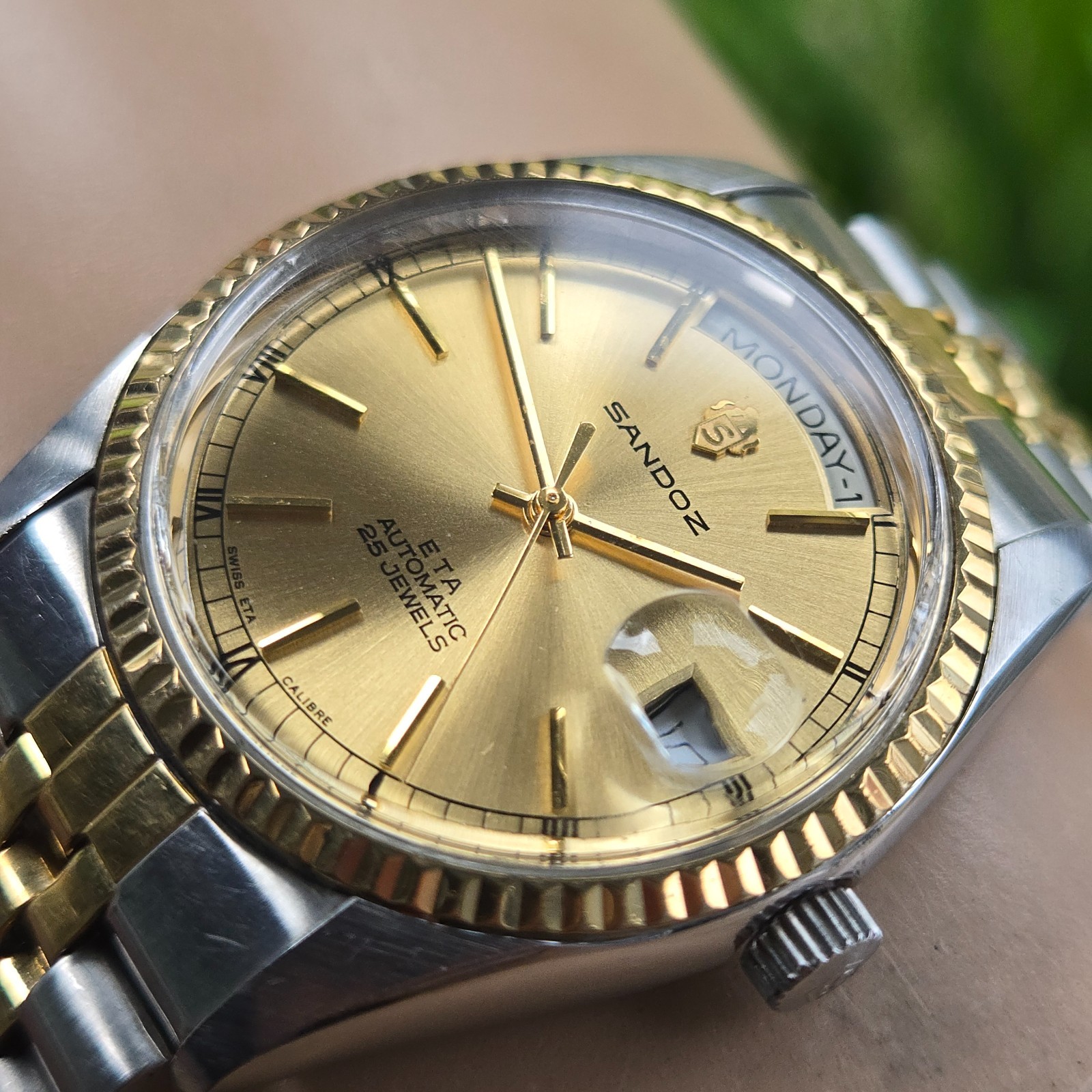 Vintage SANDOZ men’s automatic watch day/date swiss made 1980s