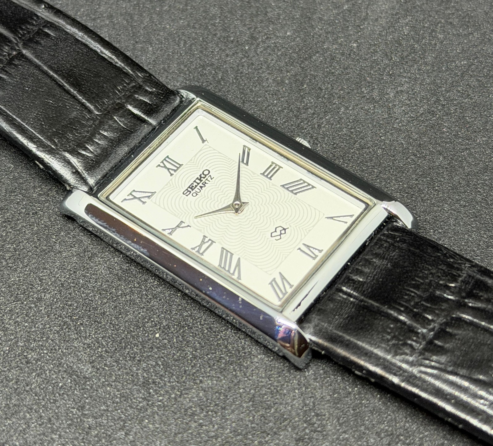Rare Vintage Seiko Slim Tank Japan Made Men’s Wrist Watch