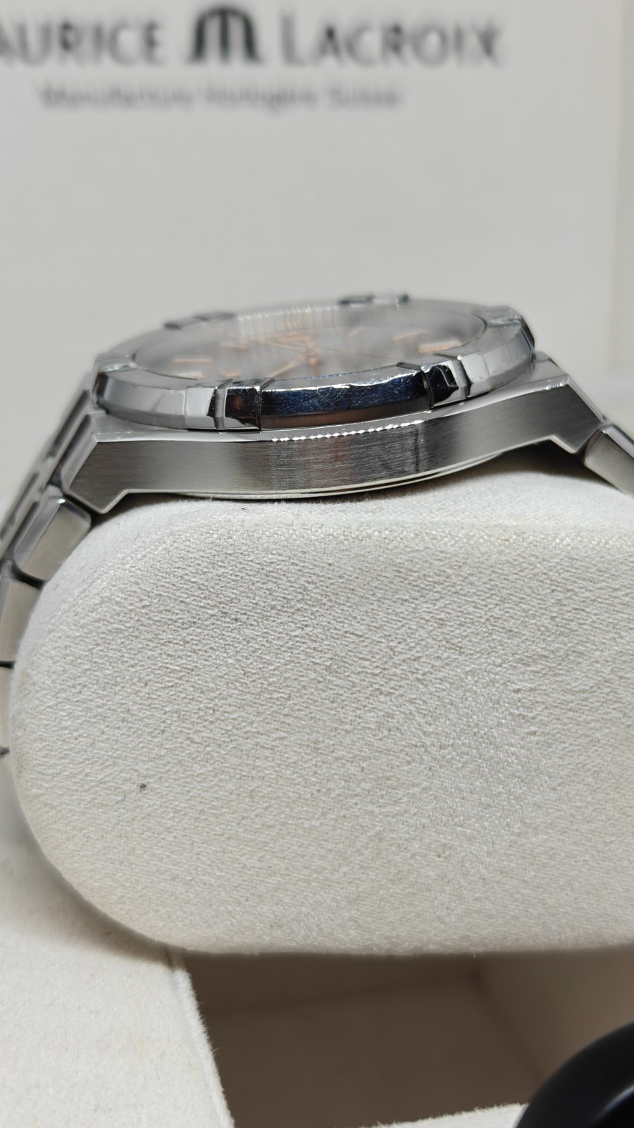 Maurice Lacroix AIKON, Automatic, 42mm – AI6008-SS002-730-1