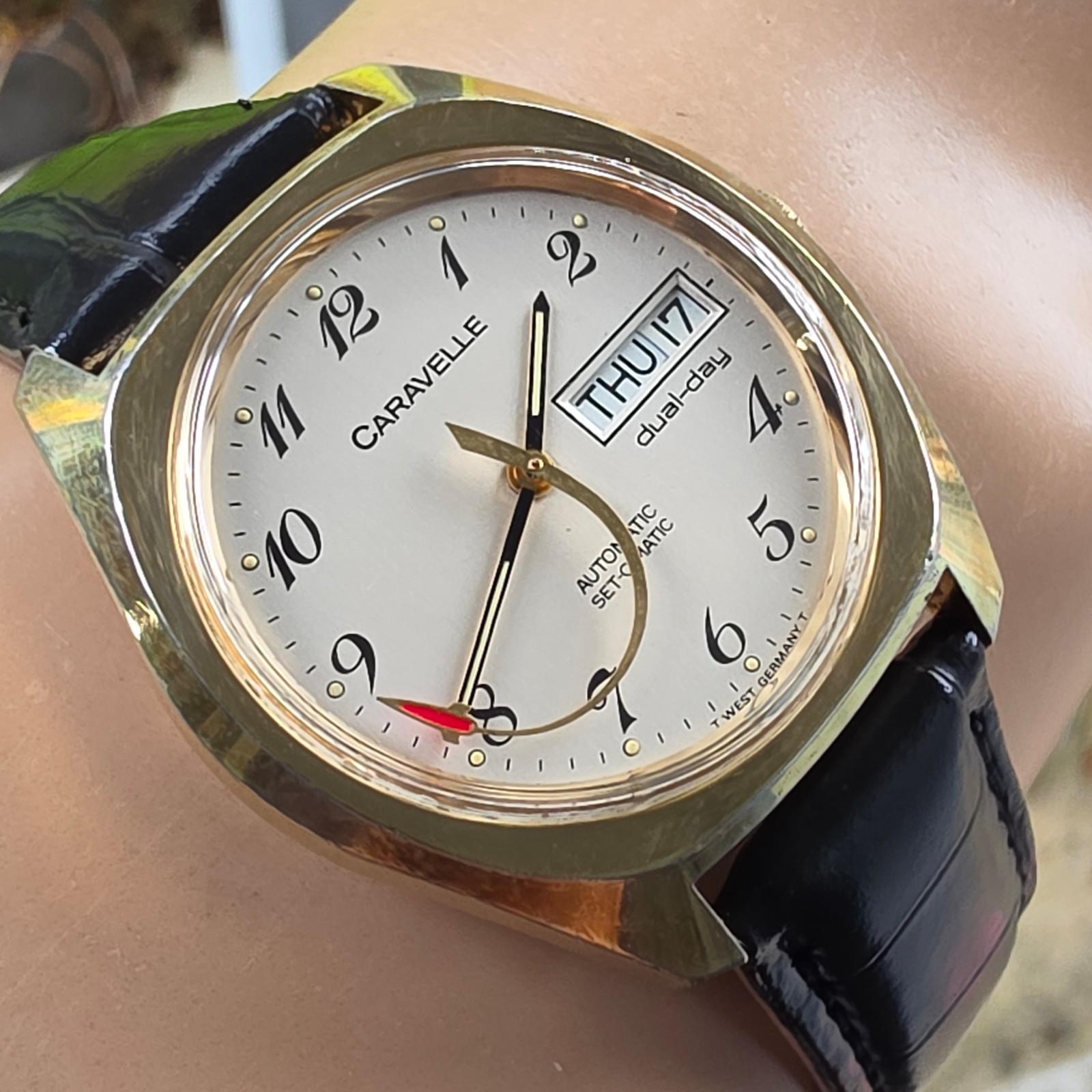Vintage CARAVELLE men’s automatic watch day/date Rocket second hand germany 1978
