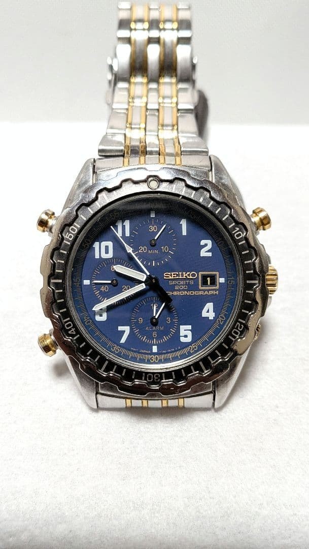 SEIKO SPORTS 200 Chronograph Alarm 7T32-7D30 Dial Vintage Men’s Watch Blue Japan