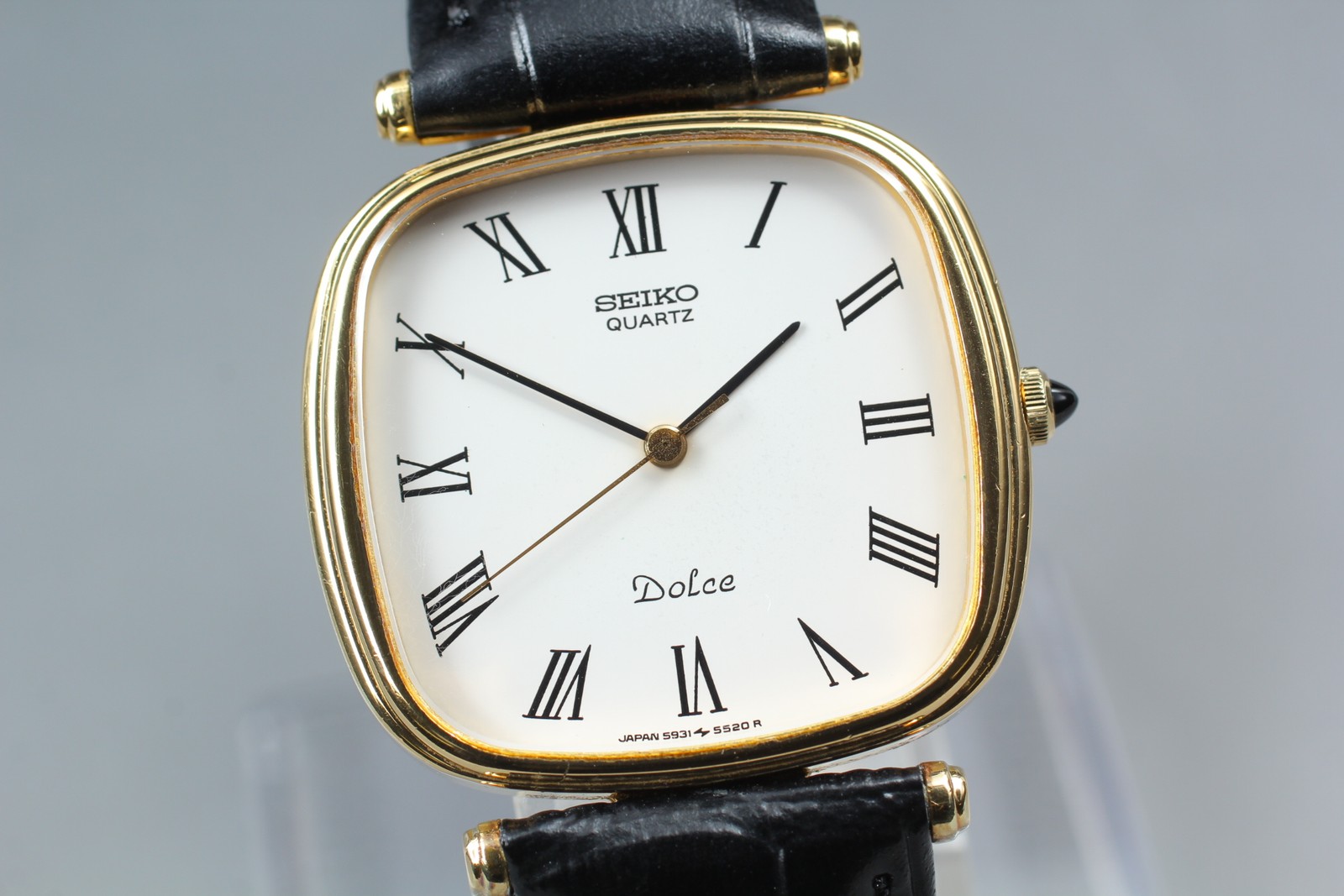 MINT SEIKO Dolce 5931-5400 White Dial Roman Quartz Mens Vintage Watch From JAPAN