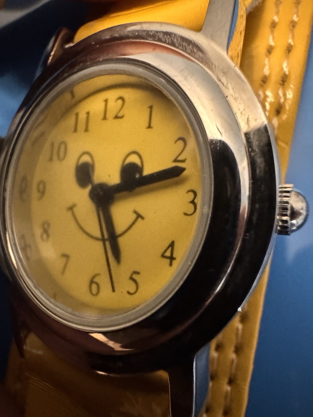 Geneva Smiley Face Unisex Quartz Watch Yellow Dial Leather Strap Arabic Numerals