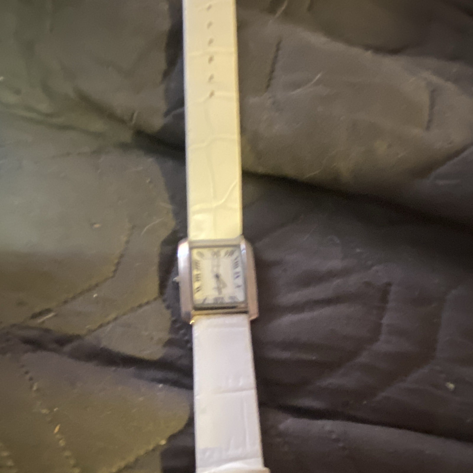 Genuine Leather Women Analog Wristwatch Silver Rect Case White Dial Strap