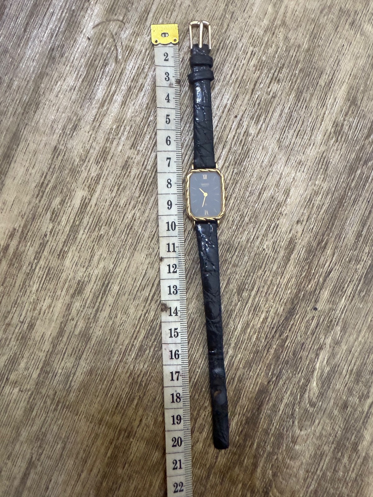 Vintage Seiko 1420-5290 Gold Tone Quartz Black Dial Women’s Watch Japan Runs