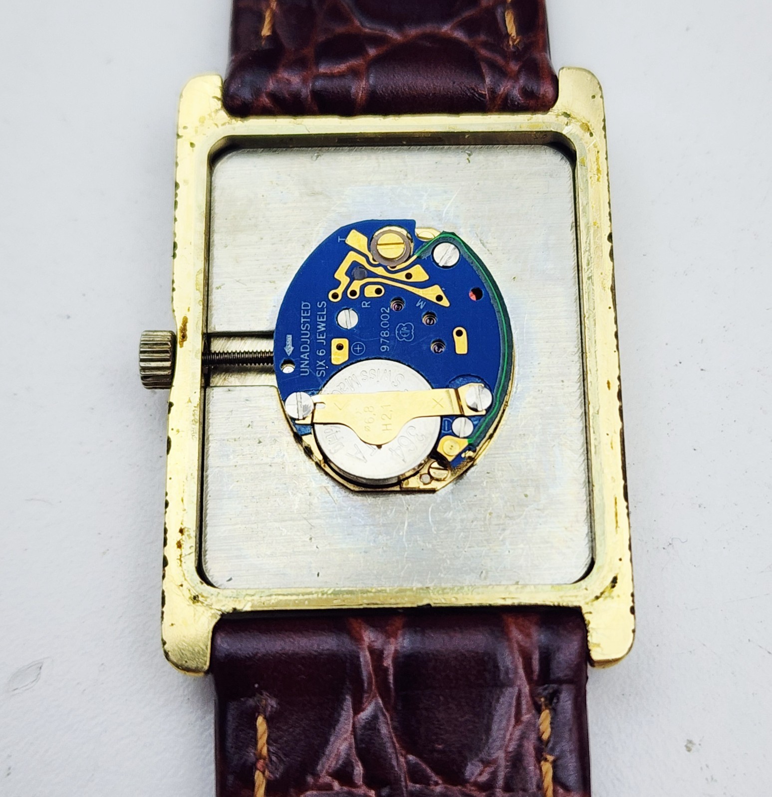 Men’s SWISS Vintage Watch WITTNAUER “Tank” 9782. Midsize