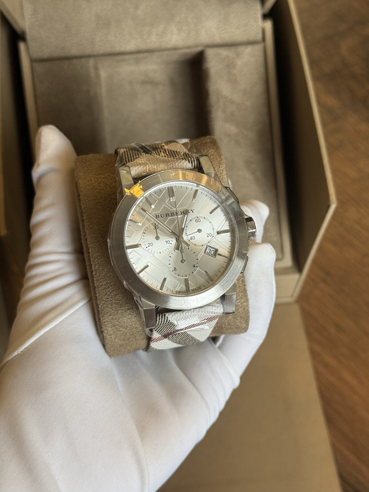 Burberry BU9357 Nova Check 42 mm Stainless Steel Chronograph Unisex