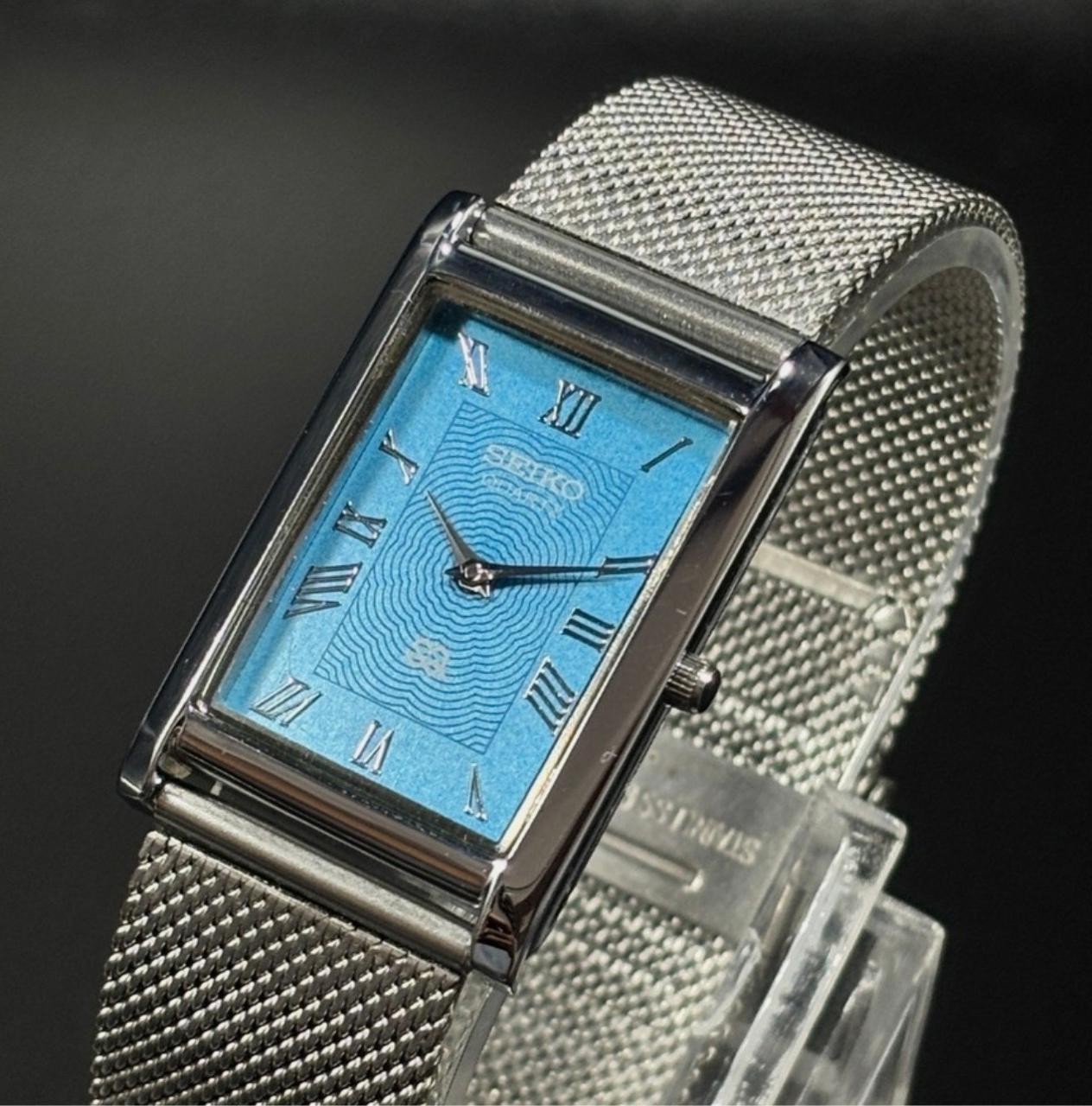 Vintage Seiko Slim Quartz Men’s Wristwatch With Free DDP Shipping