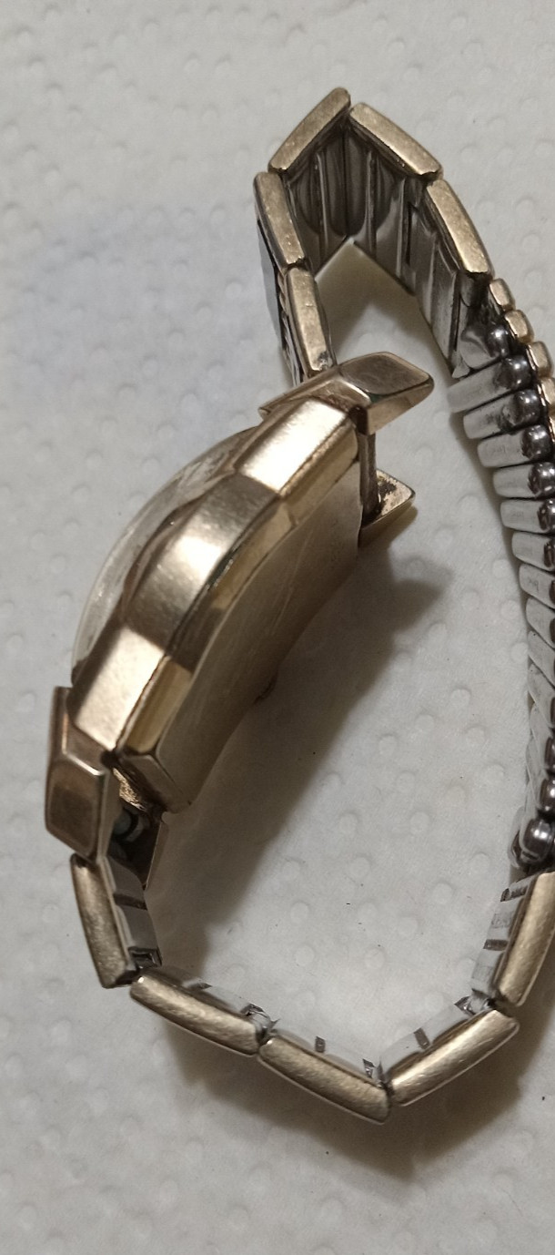 VINTAGE BENRUS curved WRISTWATCH GOLD PLATED CALIBER BA4 17 JEWEL MECHANICAL