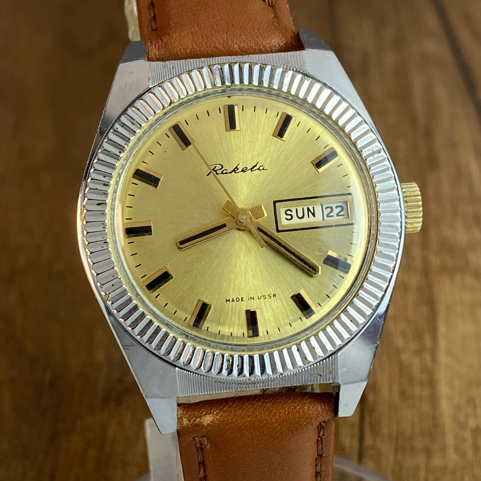 Raketa mechanical cal. 2628H vintage Soviet Era mens wristwatch USSR