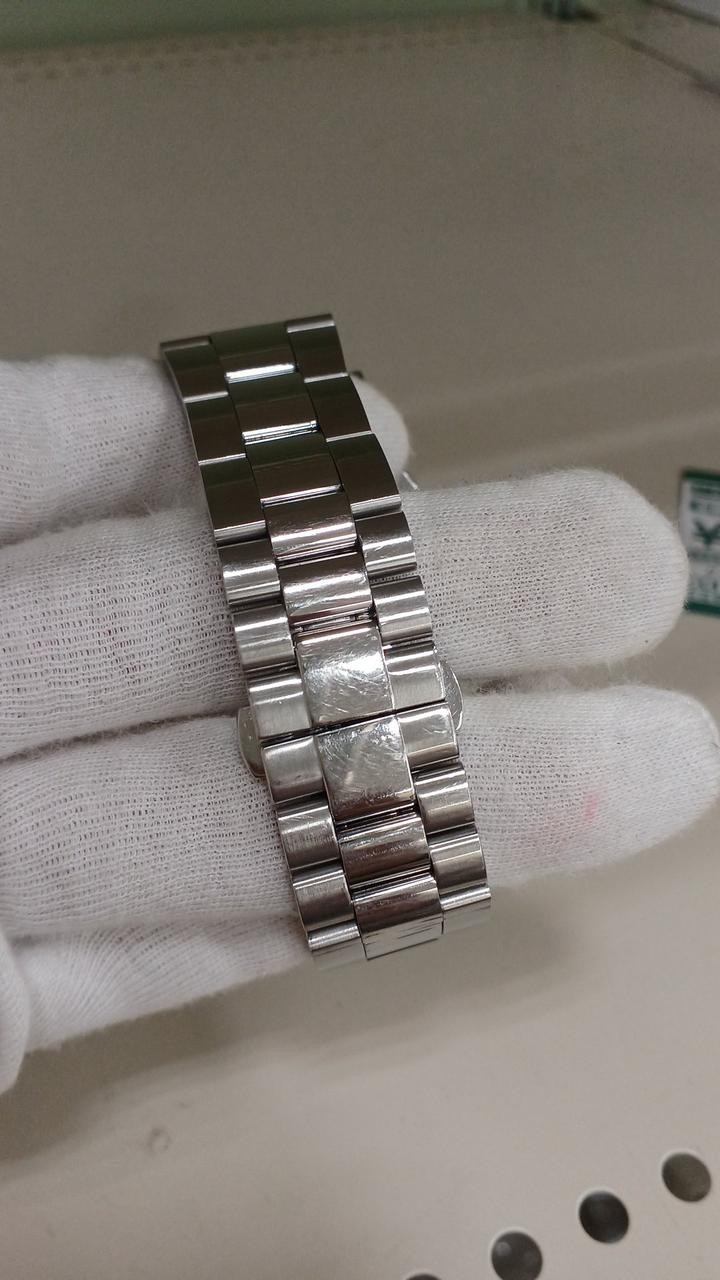 Quartz Model G Round 101M GUCCI