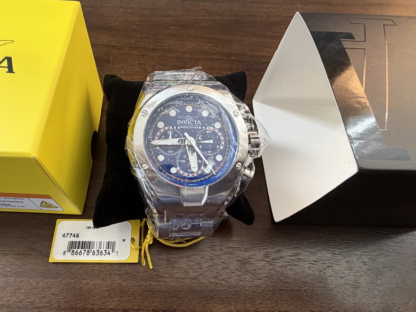 Invicta Racing 47745 Chronograph 45mm Blue Dial – NEW – Full Set – Wrapped