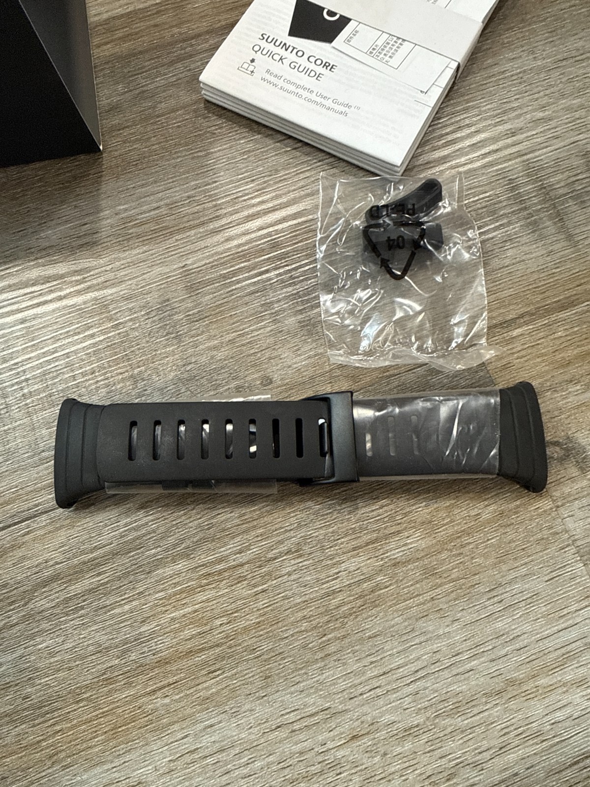 Suunto Core Unisex Adults Black Watch – SS014279010 – New Battery – Extra Strap