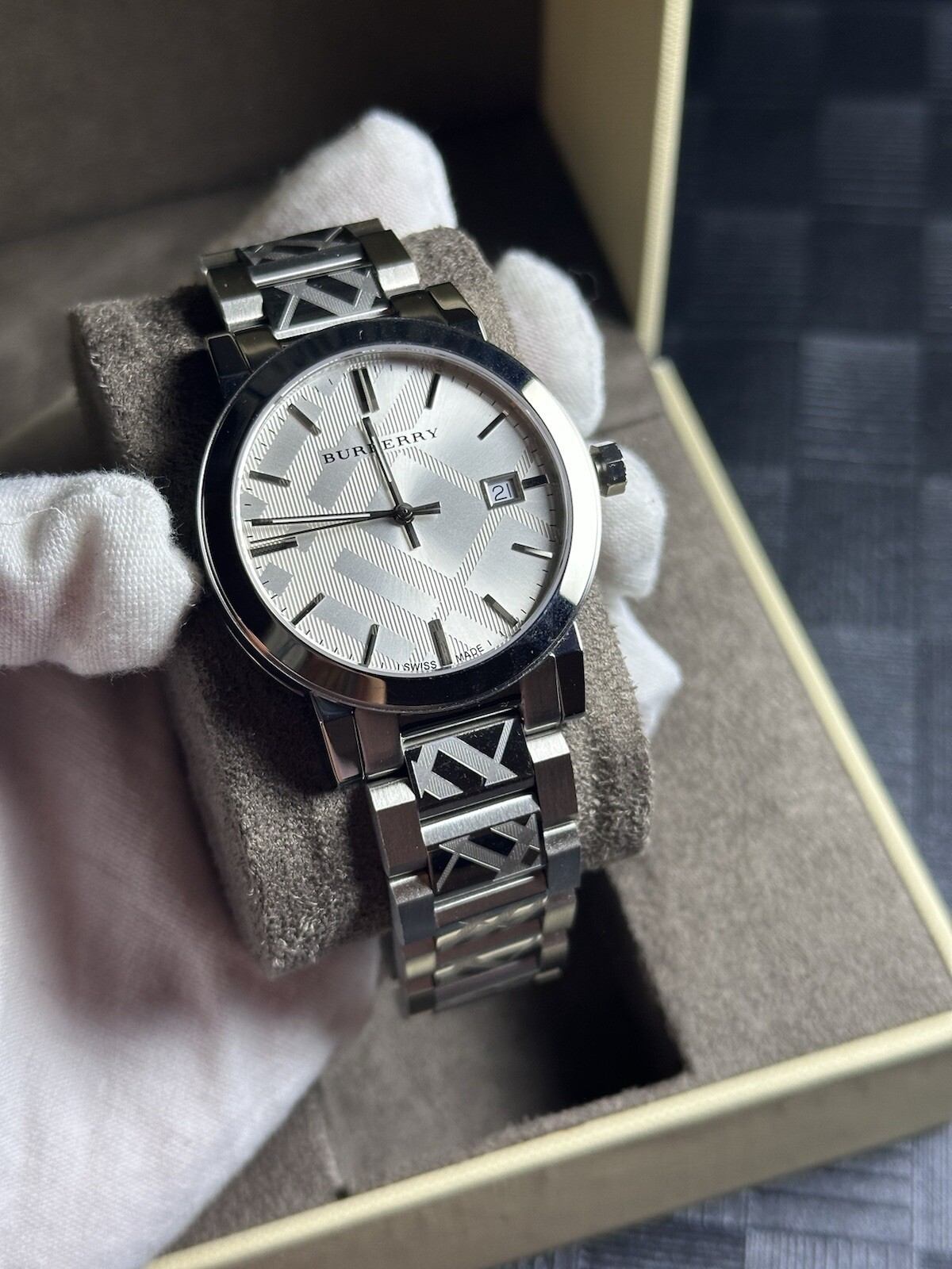 Burberry The City BU9037 Stainless Steel 38 mm Unisex Watch