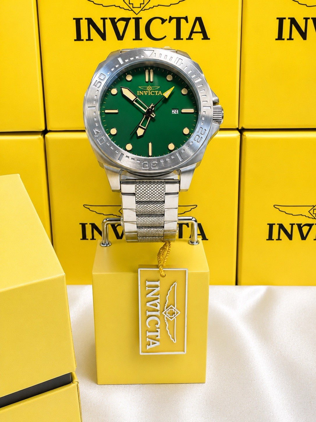 Invicta 49100 Speedway Men’s 46mm Green Dial Stainless Steel Quartz Watch New