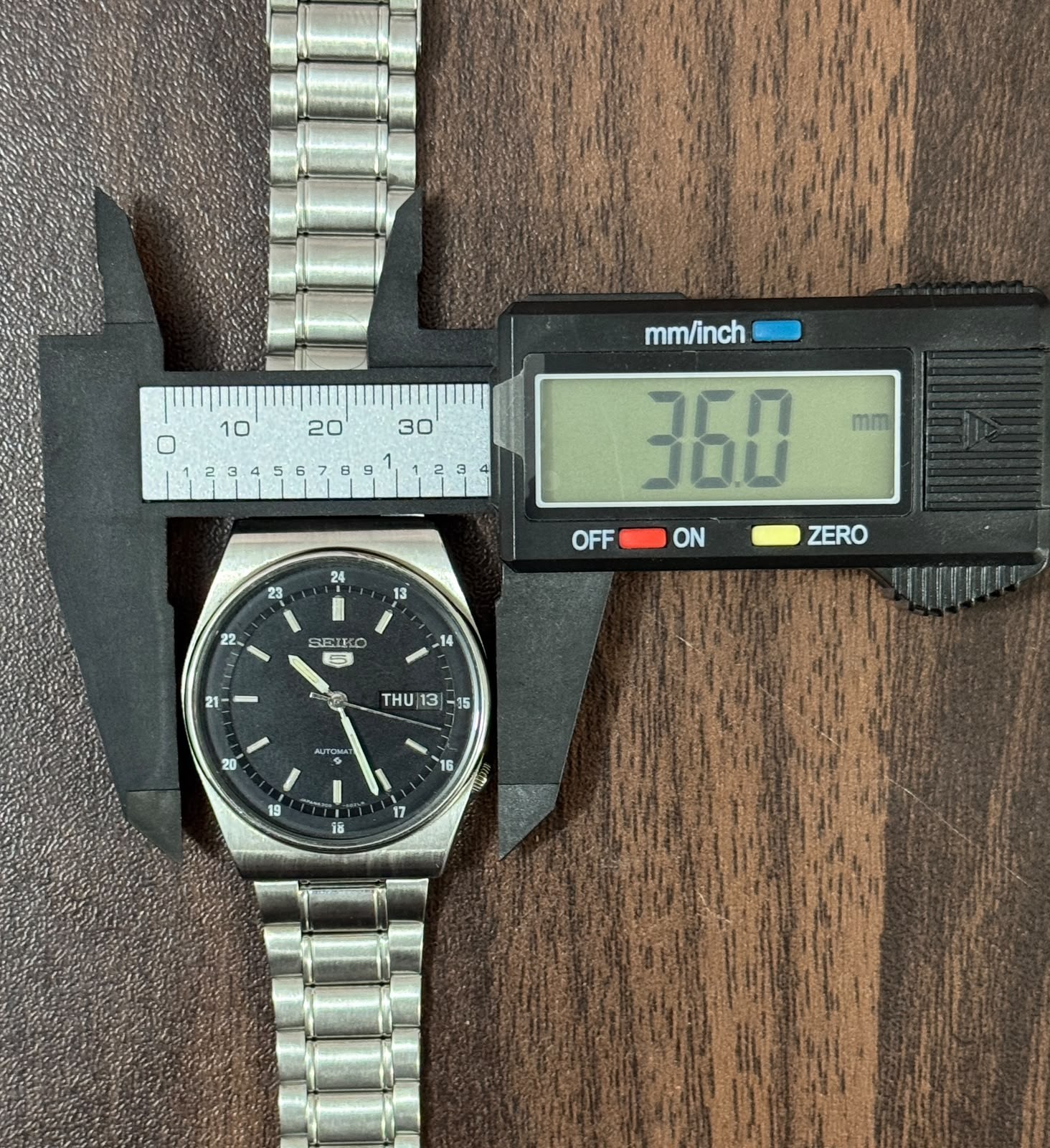 Seiko 5 Men’s Automatic Black Dial Day/Date 24H SS Bracelet Excellent Condition