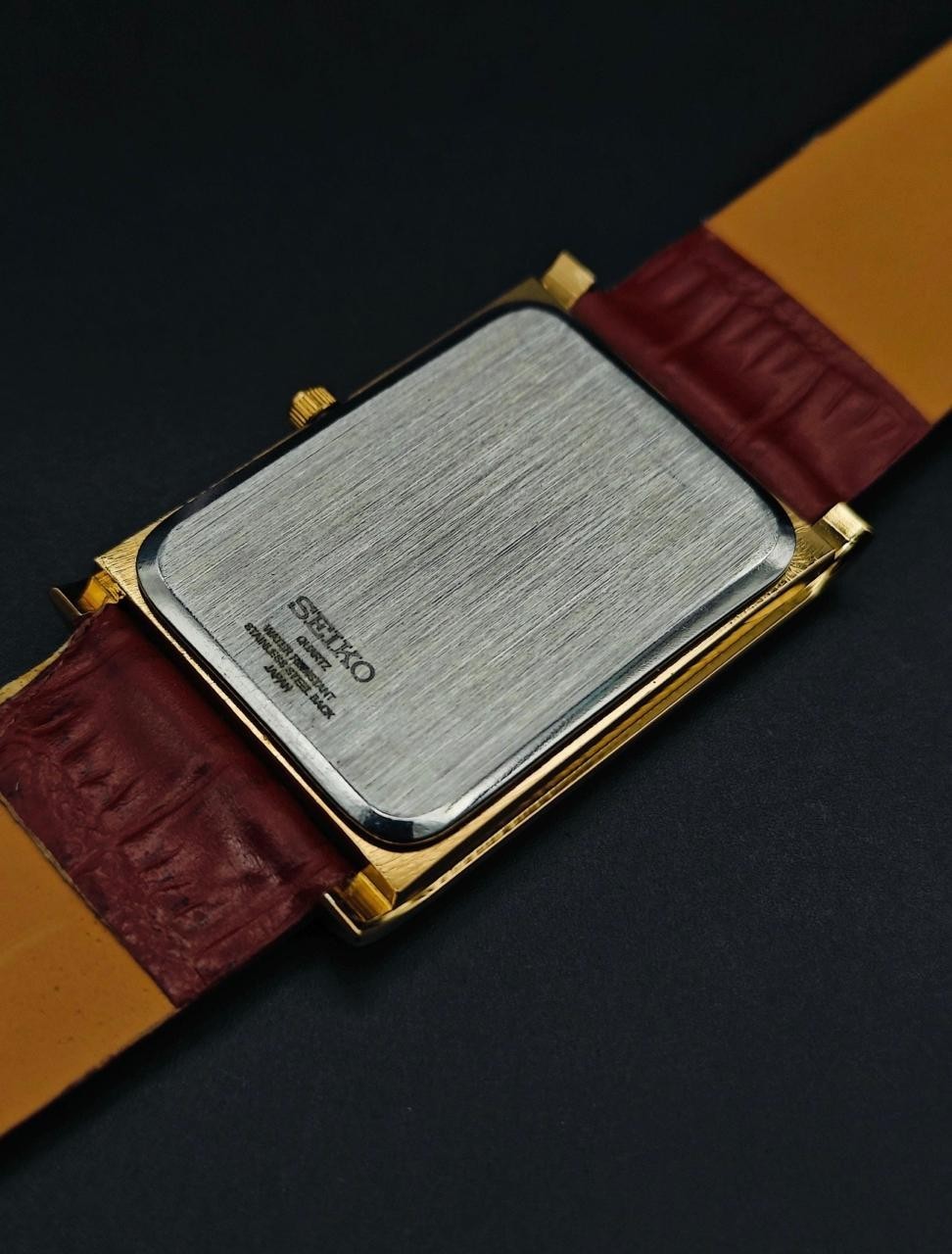 Vintage Seiko Slim Quartz Men’s Wrist Watch With Free DDP Shipping