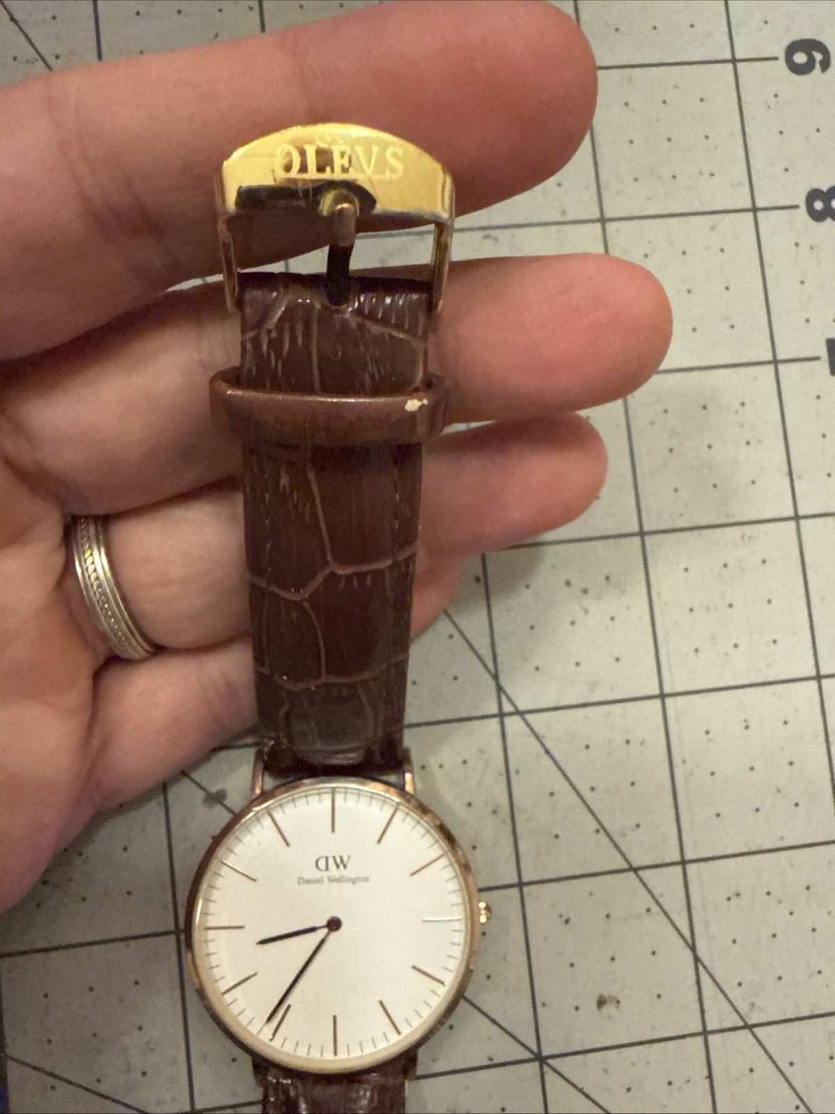 Daniel Wellington Men’s Classic Gold 40 mm White classic dial new battery