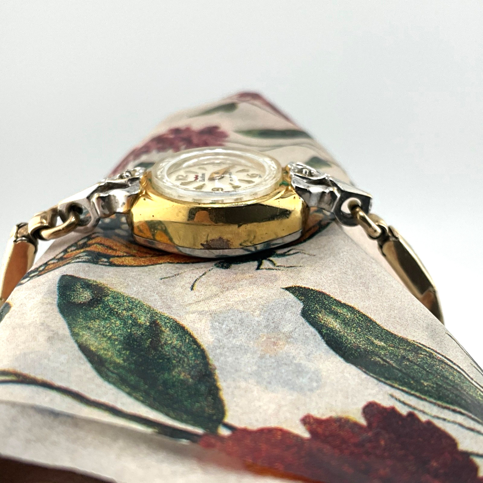 Vintage MCM Waltham Women’s Cocktail Watch 17 Jewels Swiss Wind Up Manual GF