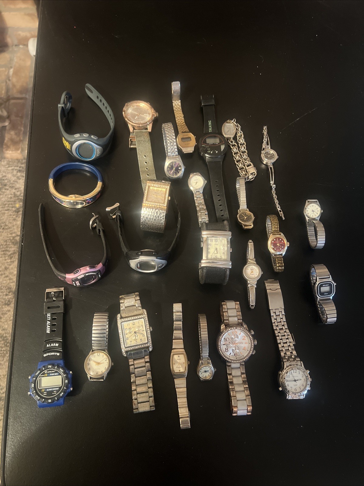 Lot of 25 Men’s and Women’s Quartz Watches Various Styles