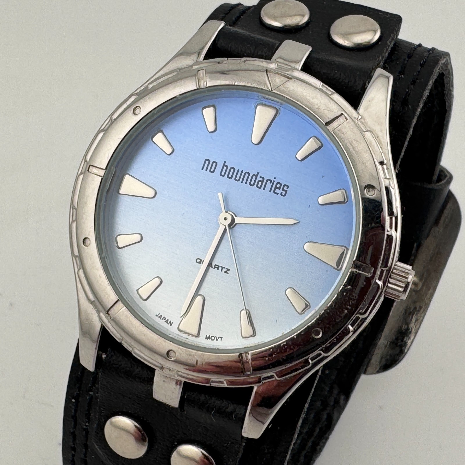 No Boundary Quartz Watch Men Silver Blue Leather Bund Band Analog New Battery