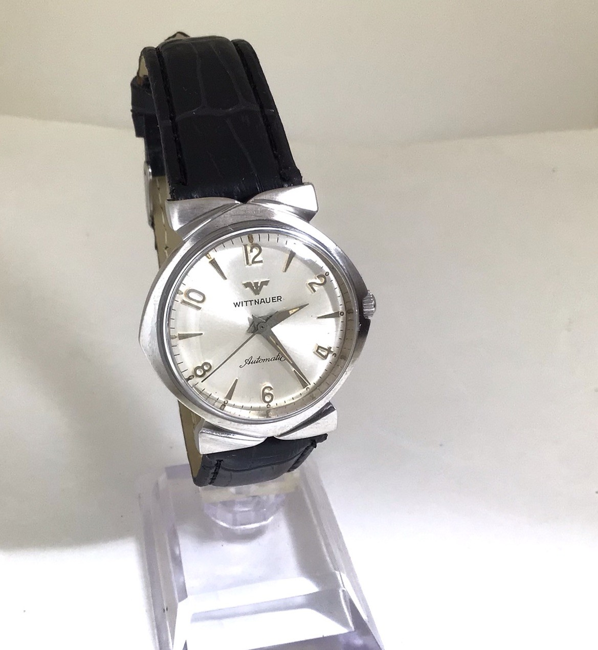 Vintage WITTNAUER AUTOMATIC,Cal. 11 SR,17J,Rare Bow Tie Lugs,Ca.1960s,Working.