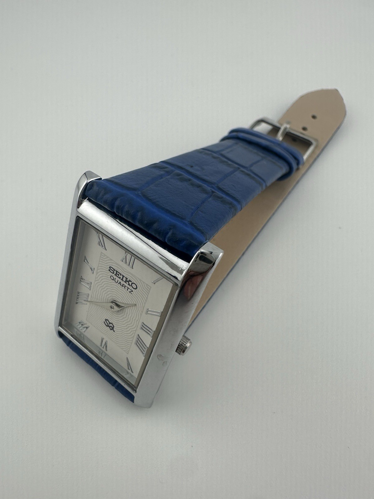 WHITE DIAL Vintage Seiko Slim Quartz men’s Wrist Watch