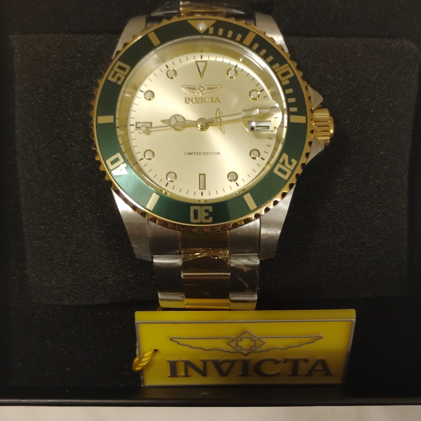 Invicta Men’s Automatic Analog Diver Date Silver Dial Green Bezel Bracelet