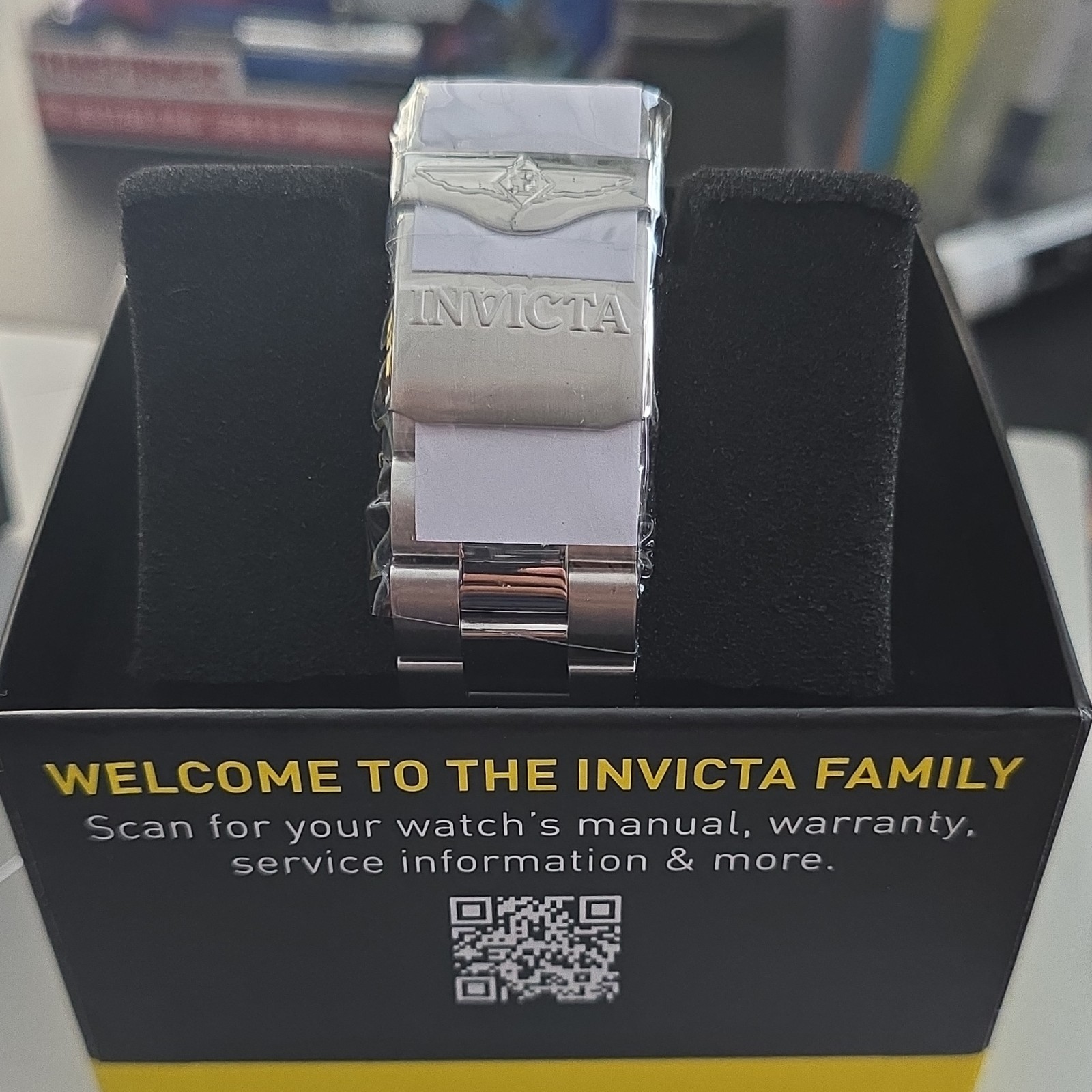 Invicta Bolt Men’s Quartz Chronograph Tachymeter Blue Dial Steel Bracelet