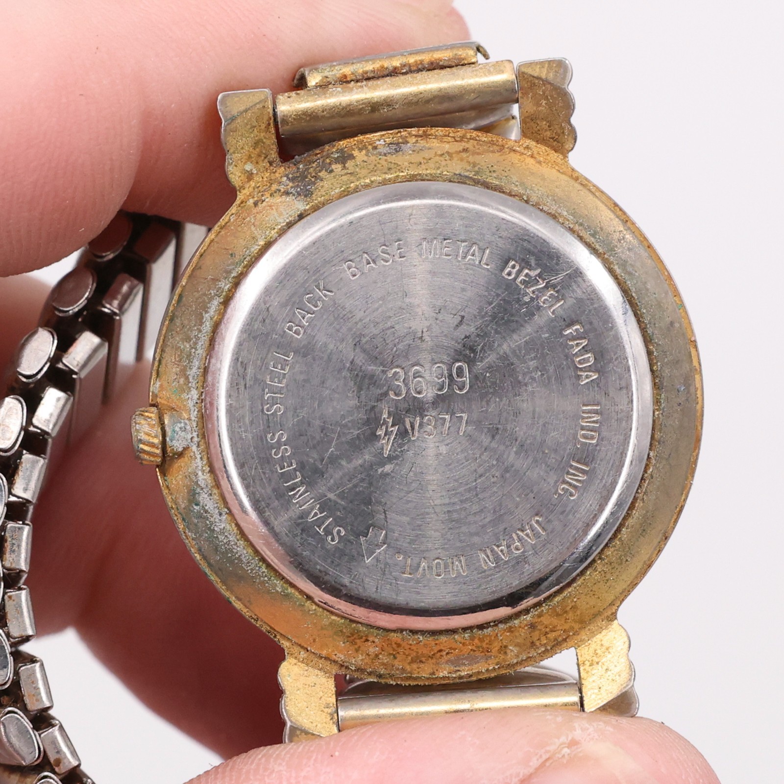 Lot of 23 Assorted Quartz Watches: Timex, Game Time, Ice Star & Geneva