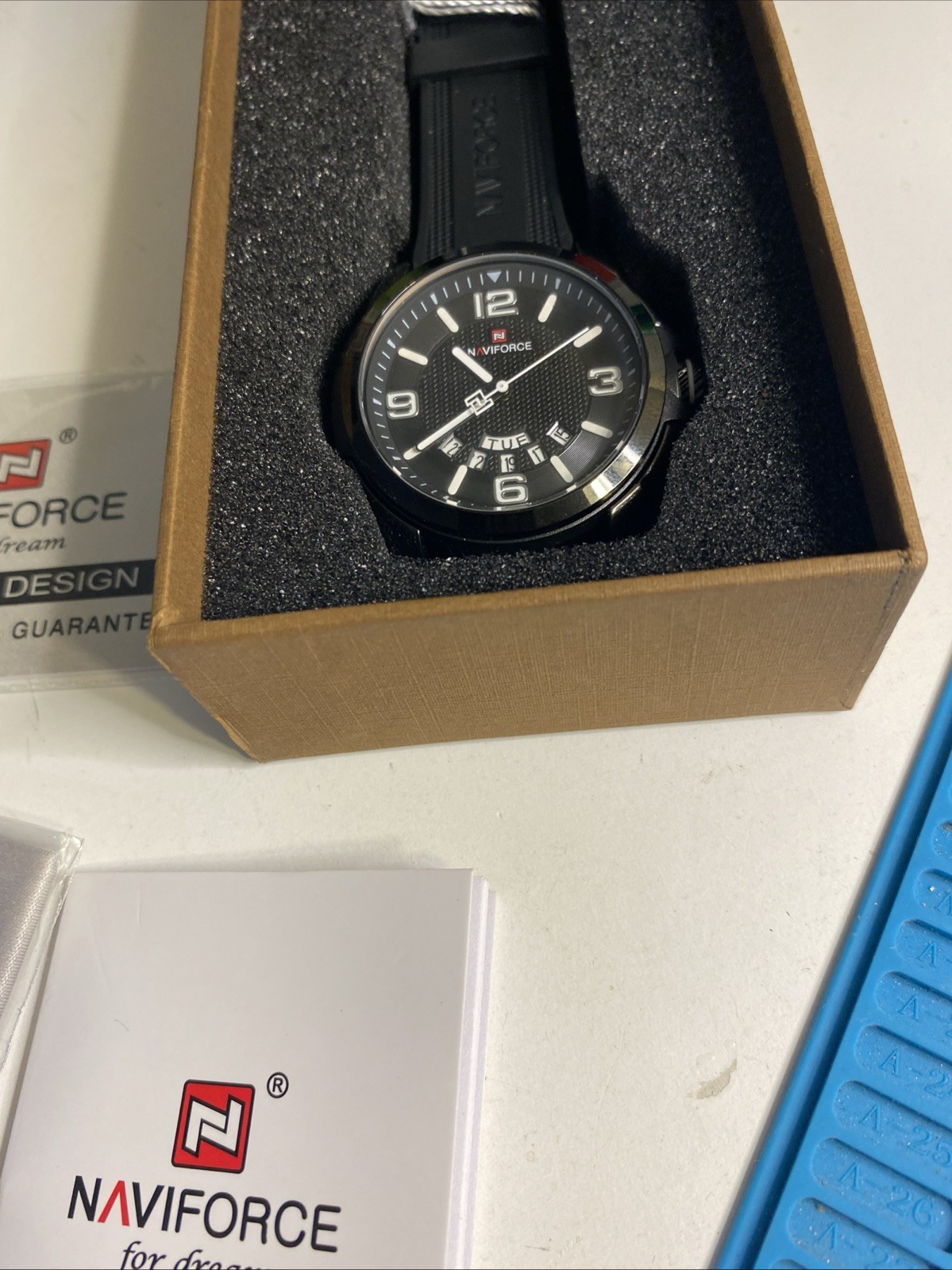 Naviforce NF9215 For Dream black/white Wristwatch Black Band New Battery