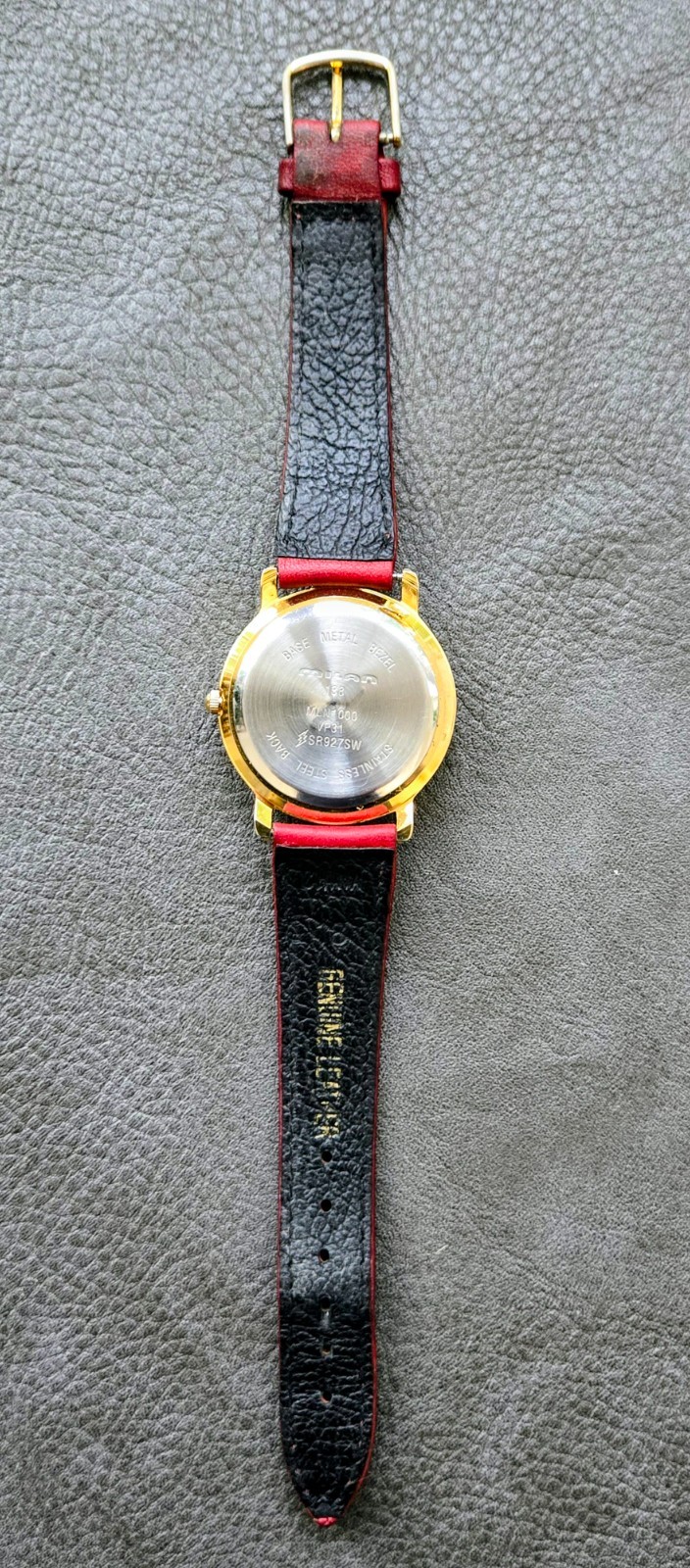Vintage Christmas Moving Train Holiday Tree Watch Dial Gold Tone Quartz