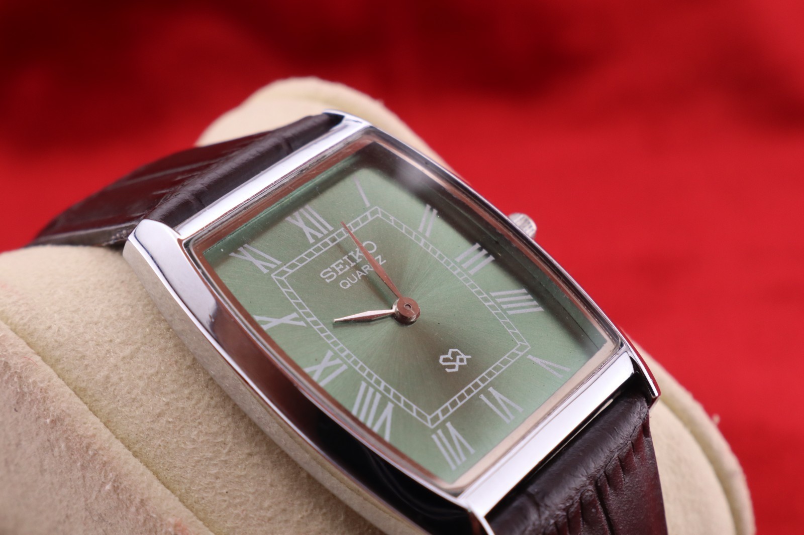 Vintage Men Seiko quartz Barrel-Tank Green Dial ,Dark Brown leather Dress Watch