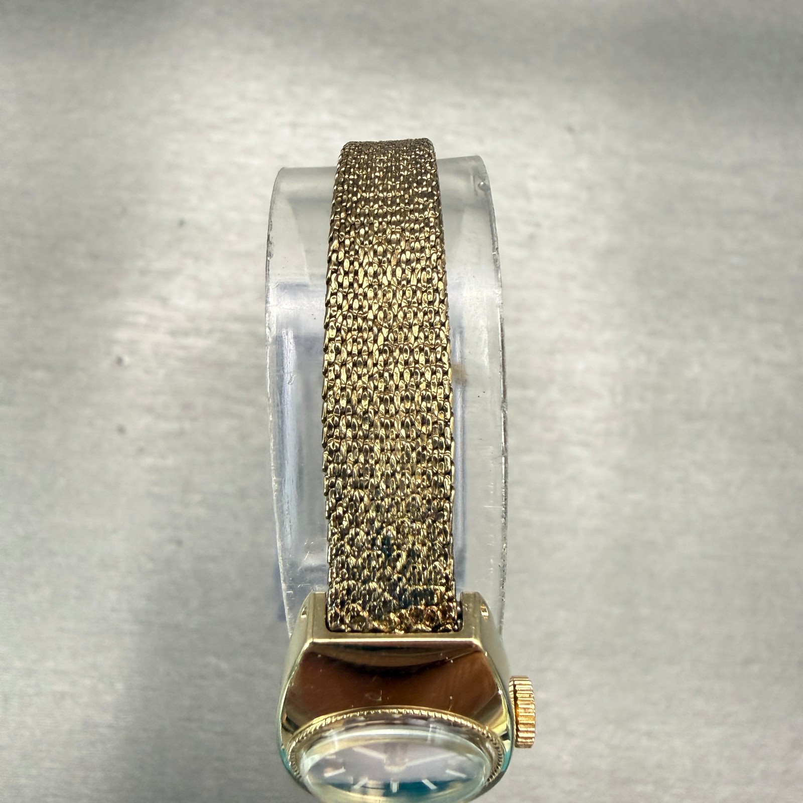 Seiko Watch Women 16mm Red Dial Gold Tone Oval 11-1049 Vintage Mechanical Works