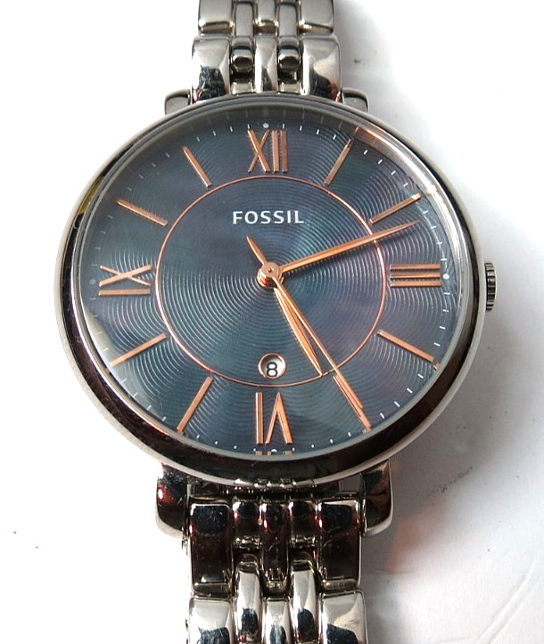 BEAUTIFUL WOMEN’S FOSSIL QUARTZ ES4205 MOTHER OF PEARL DIAL WRISTWATCH DATE RUNS