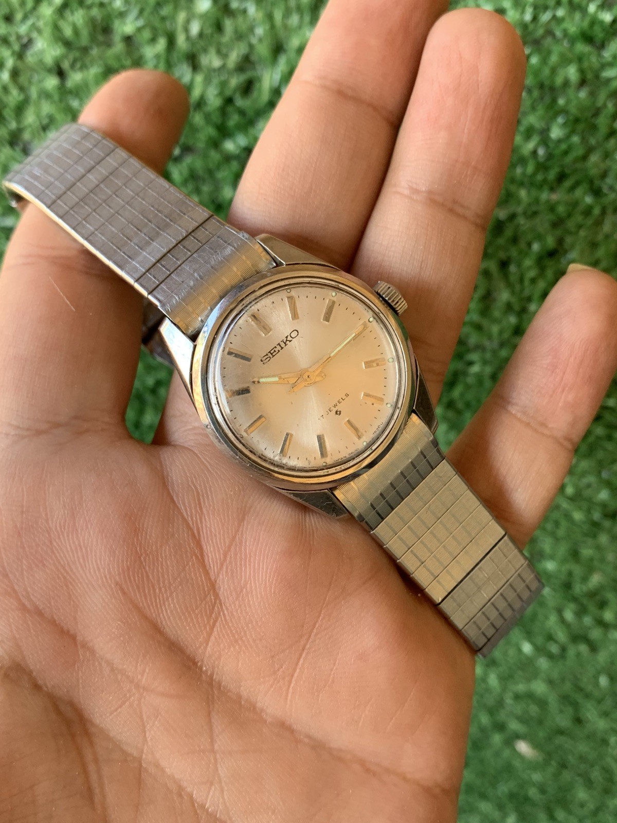 Vintage Seiko 66-7970 Hand wind Watch 30mm Boy Size 1970s Japanese Timepiece 17J