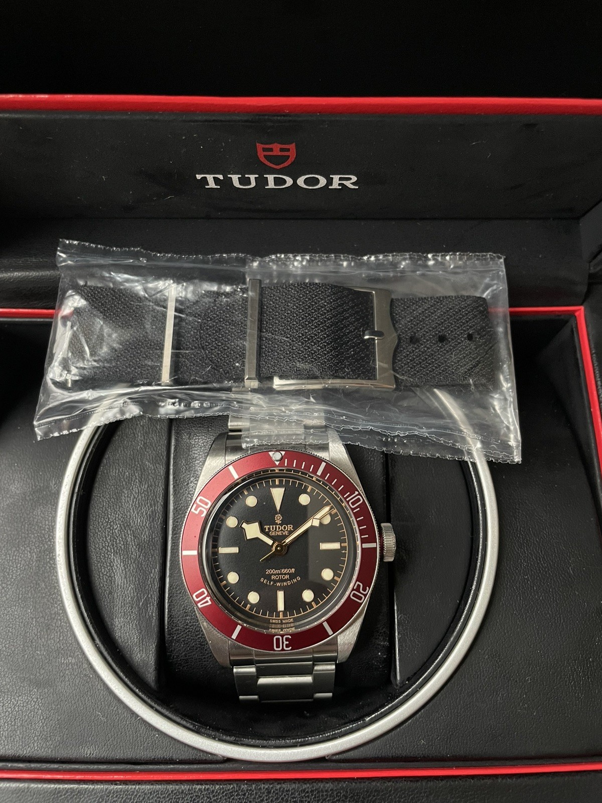 Tudor Heritage Black Bay Red 79220R Smiley Dial ETA 41mm Full Set
