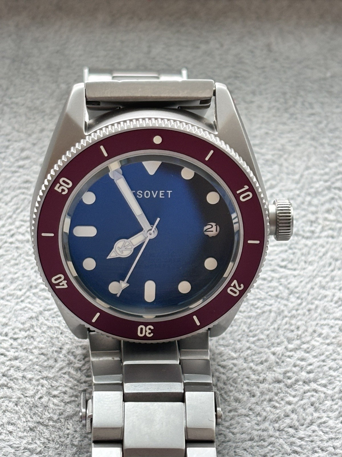 Tsovet JMT-DW42 Global Explorer Automatic Watch (Blood / Maroon Edition) – Mint