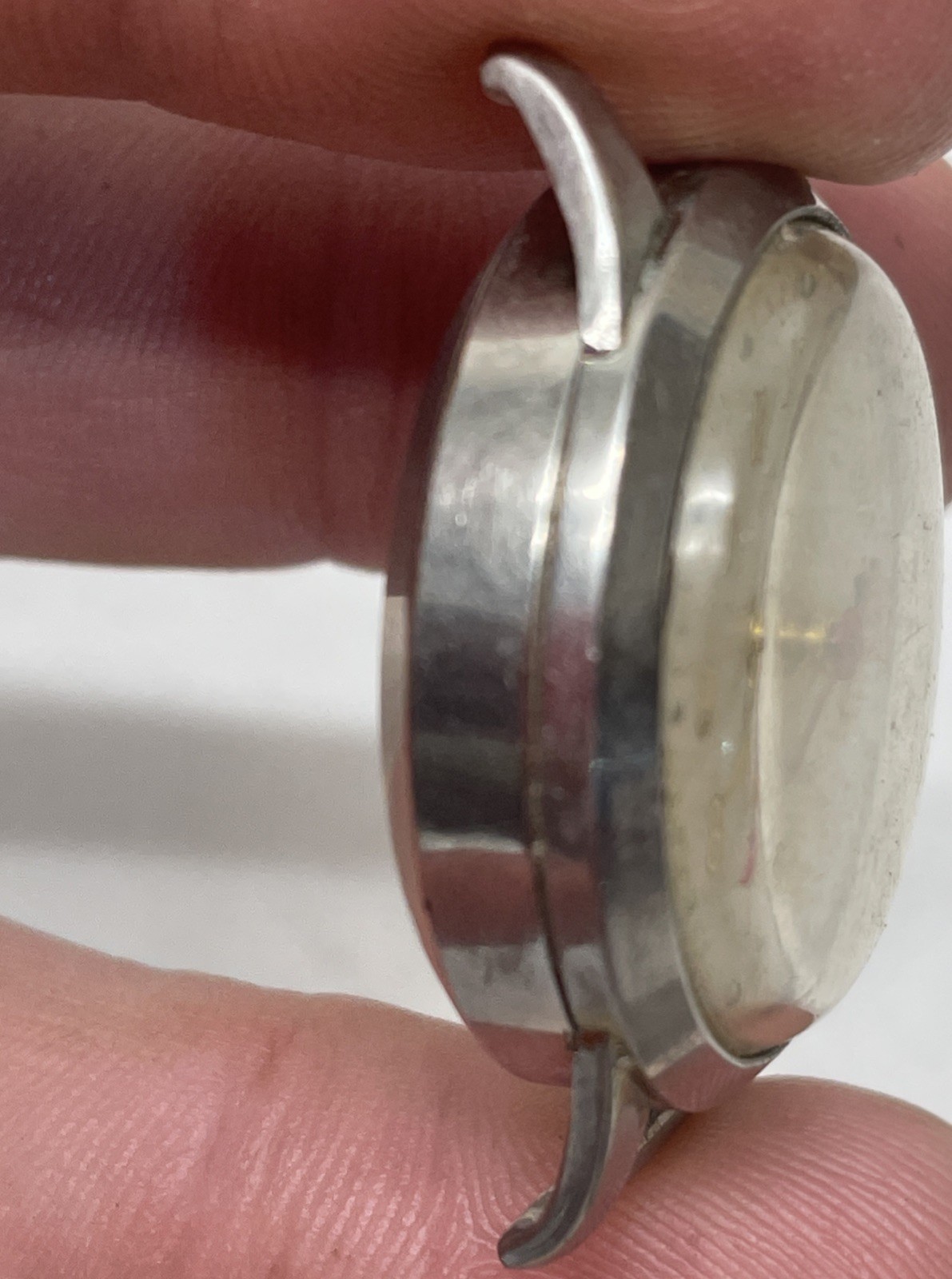 Vintage Genova Winding Watch Antimagnetic Swiss Made Mohertus Trading. 1 Jewel.
